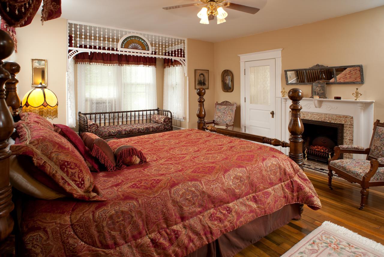 Bed and Breakfast The Historic Morris Harvey House Fayetteville Pokój zdjęcie